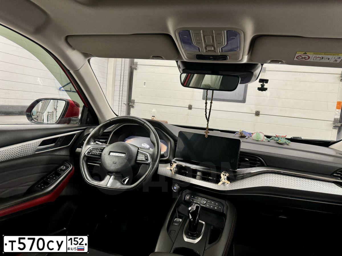 Фото автомобиля HAVAL F7X, 2022 — госномер Х719ММ136. Цвет: Красный