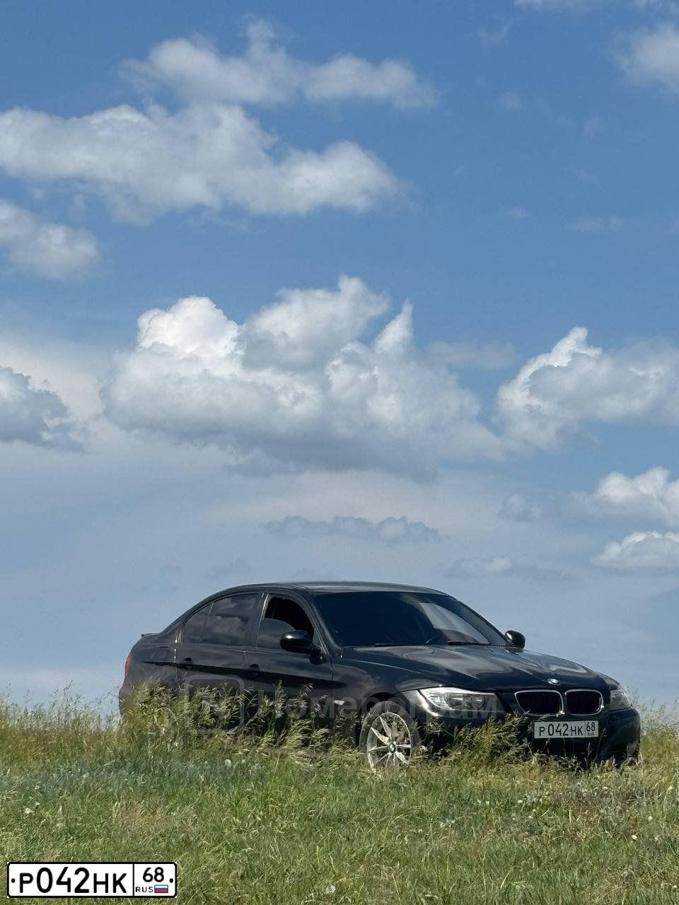 Фото автомобиля BMW SERIE 3, 2010 — госномер Р042НК68. Цвет: ЧЕРНЫЙ