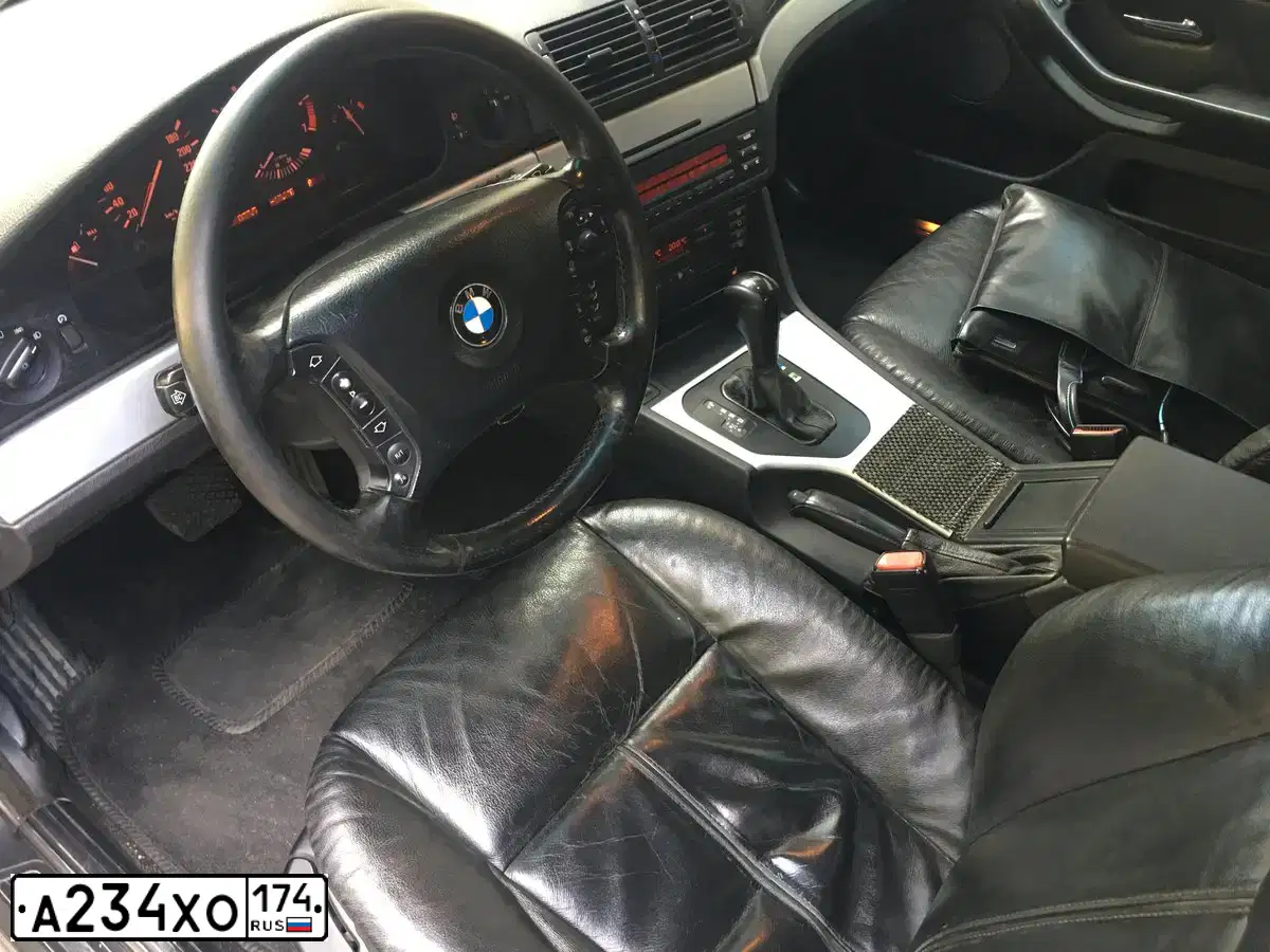 Фото автомобиля BMW SERIE 5, 2002 — госномер У174ЕХ174. Цвет: БЕЖЕВЫЙ