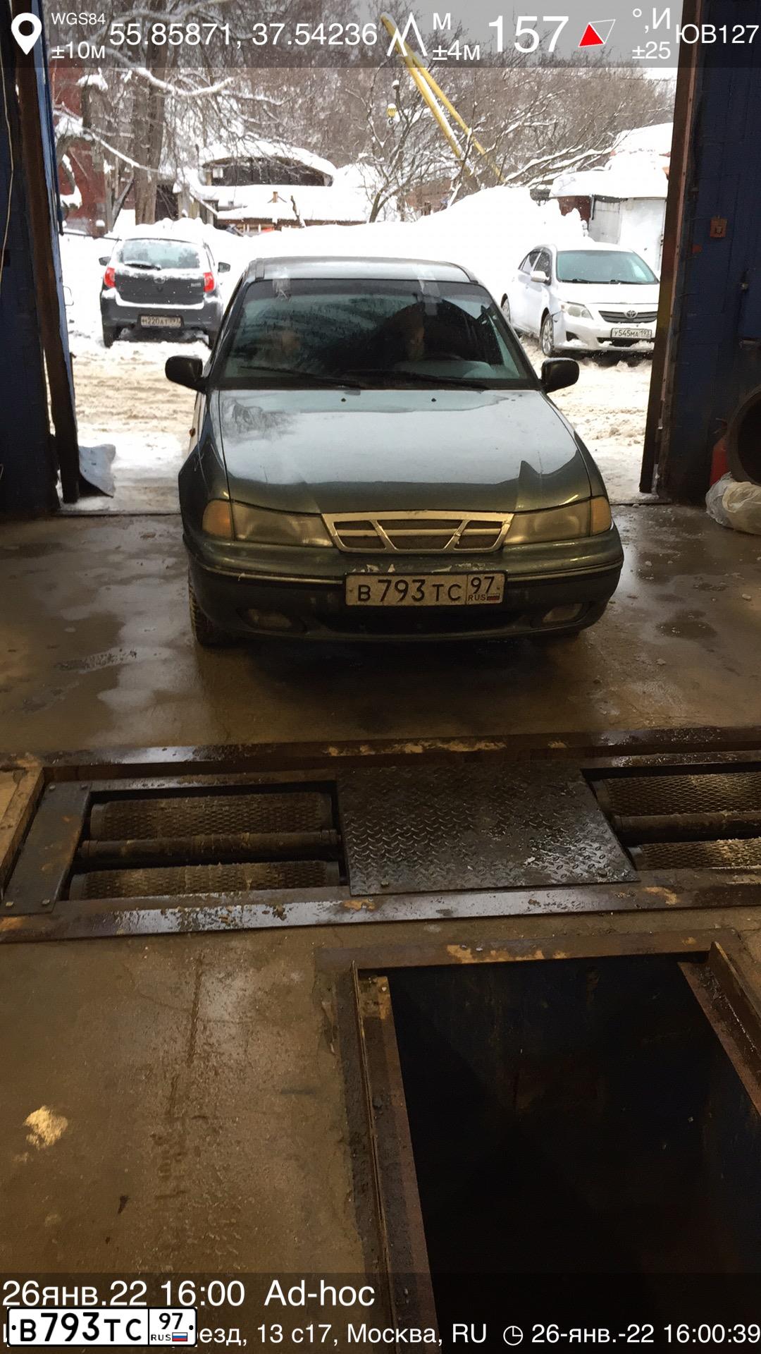 Фото автомобиля DAEWOO  NEXIA, 2005 — госномер Е835ЕК977. Цвет: СВЕТЛО-ЗЕЛЕНЫЙ