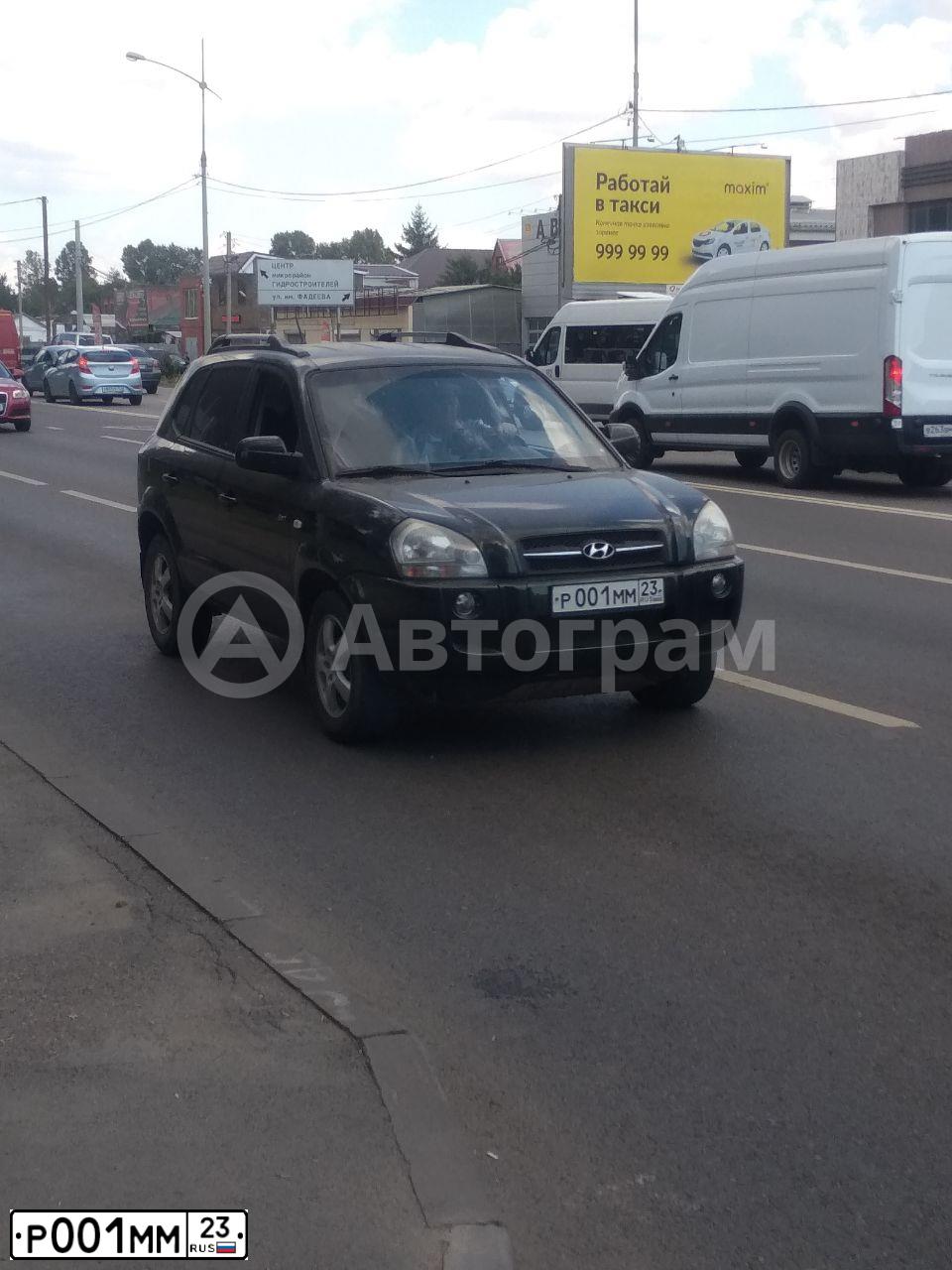 Фото автомобиля HYUNDAI Tucson GLS, 2006 — госномер Р001ММ23