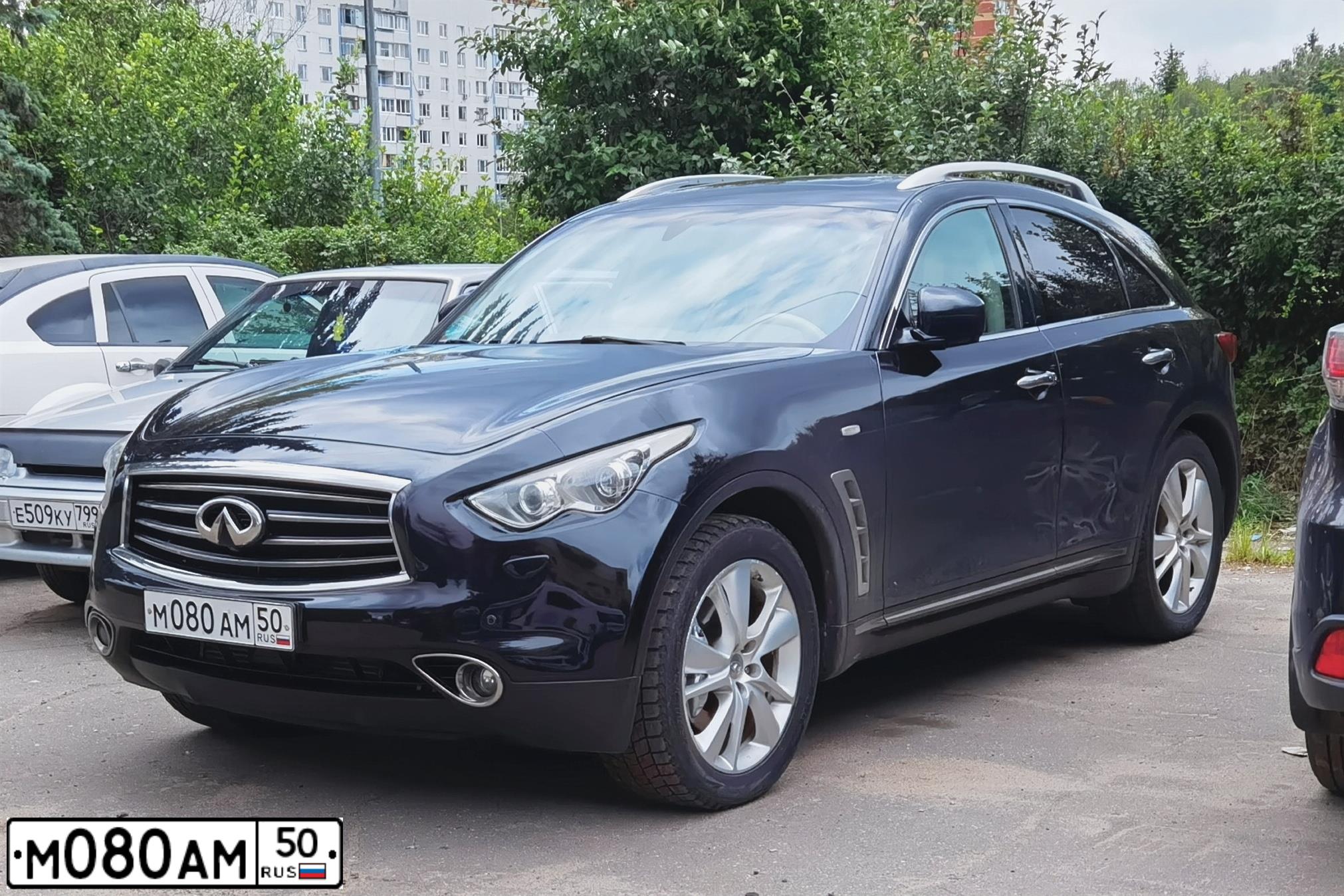 Фото автомобиля VAZ ВАЗ 2107, 1990 — госномер М080АМ50. Цвет: СИНИЙ
