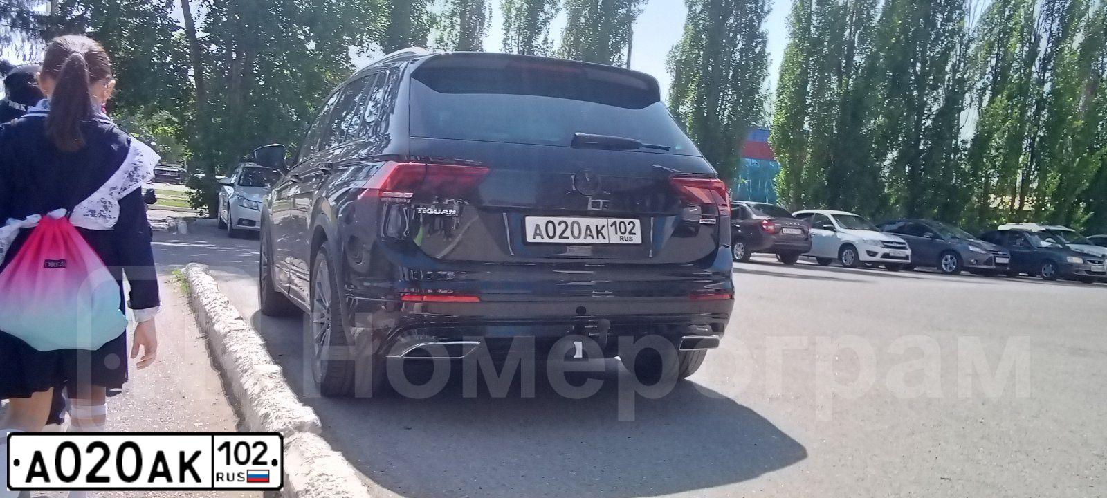 Фото автомобиля MERCEDES E-KLASSE, 2013 — госномер Е700СН702. Цвет: Белый