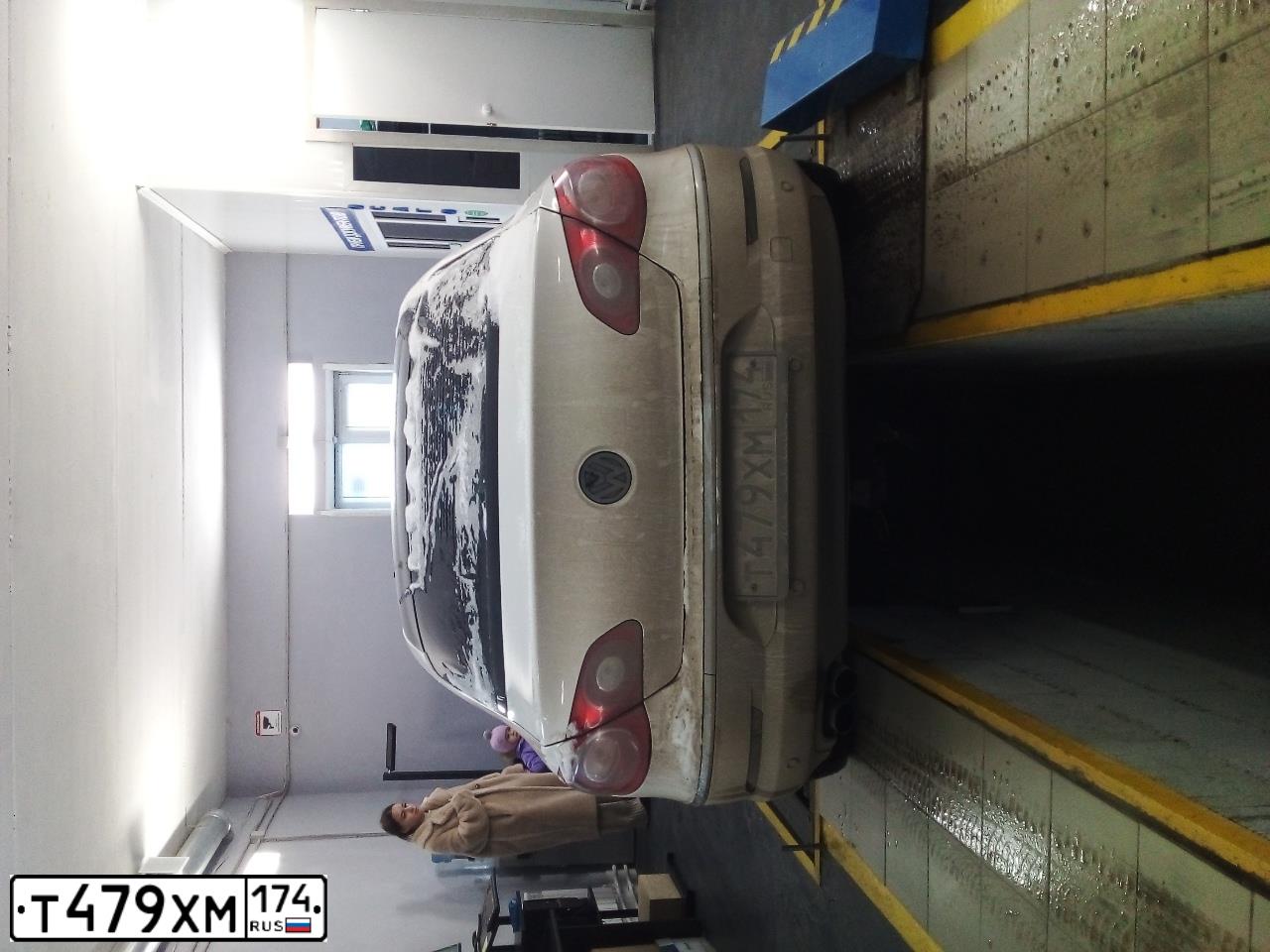 Фото автомобиля VOLKSWAGEN PASSAT, 2010 — госномер М888СА174. Цвет: БЕЛЫЙ