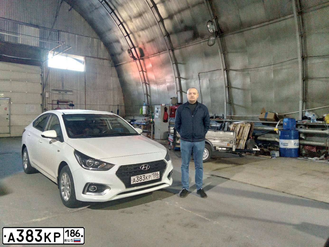 Фото автомобиля HYUNDAI SOLARIS, 2017 — госномер Т146МЕ196. Цвет: Белый