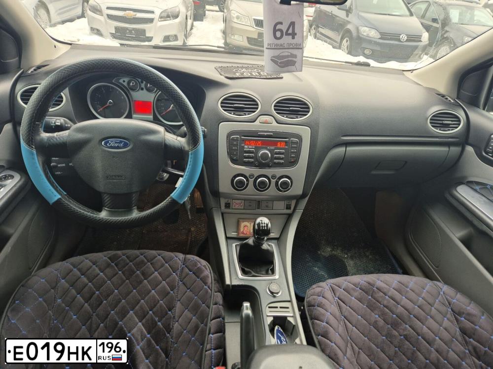 Фото автомобиля FORD FOCUS, 2010 — госномер Е019НК196. Цвет: ТЕМНО-СИНИЙ