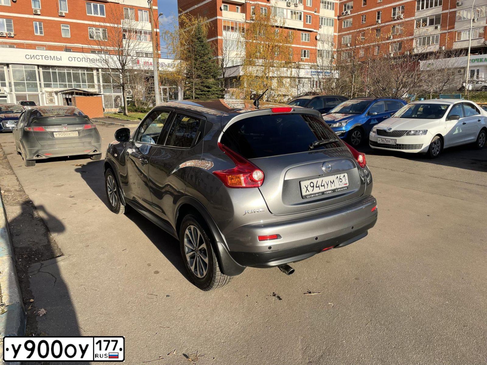 Фото автомобиля FORD FOCUS, 2006 — госномер В427РО77. Цвет: СИНИЙ