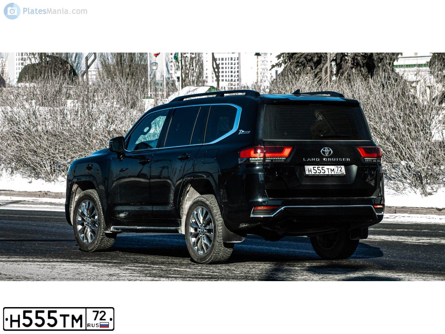 Фото автомобиля TOYOTA CAMRY, 2018 — госномер Н555ТМ72. Цвет: БЕЛЫЙ ПЕРЛАМУТР