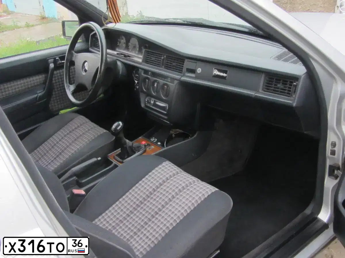 Фото автомобиля MERCEDES C-KLASSE, 1992 — госномер Т283ТХ777. Цвет: СЕРЕБРИСТО-ЧЕРНЫЙ