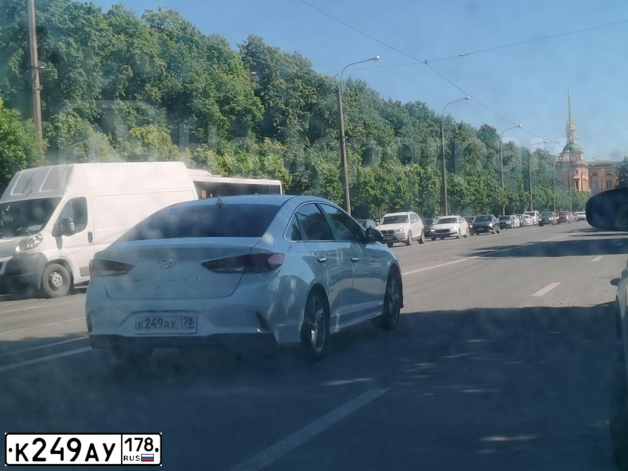 Фото автомобиля HYUNDAI I30, 2010 — госномер К249АУ178. Цвет: СЕРЕБРИСТЫЙ