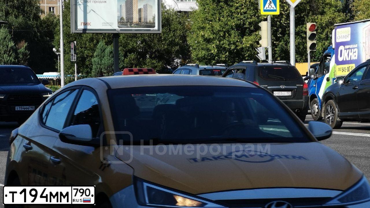 Фото автомобиля AUDI Q7, 2015 — госномер А888АА46. Цвет: ЧЕРНЫЙ