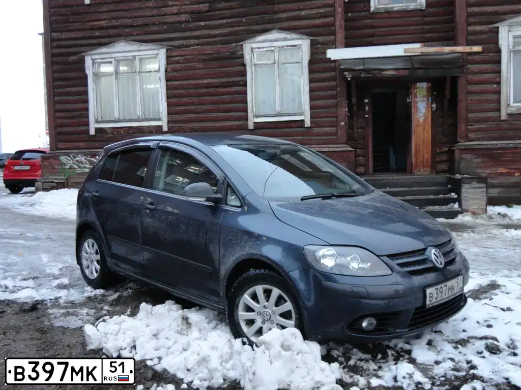Фото автомобиля VOLKSWAGEN GOLF PLUS, 2007 — госномер В397МК51. Цвет: Серо-Синий