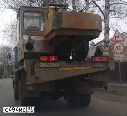 Фото автомобиля MAZ Z 5337 4X2, 1998 — госномер У463РХ48. Цвет: СИНИЙ