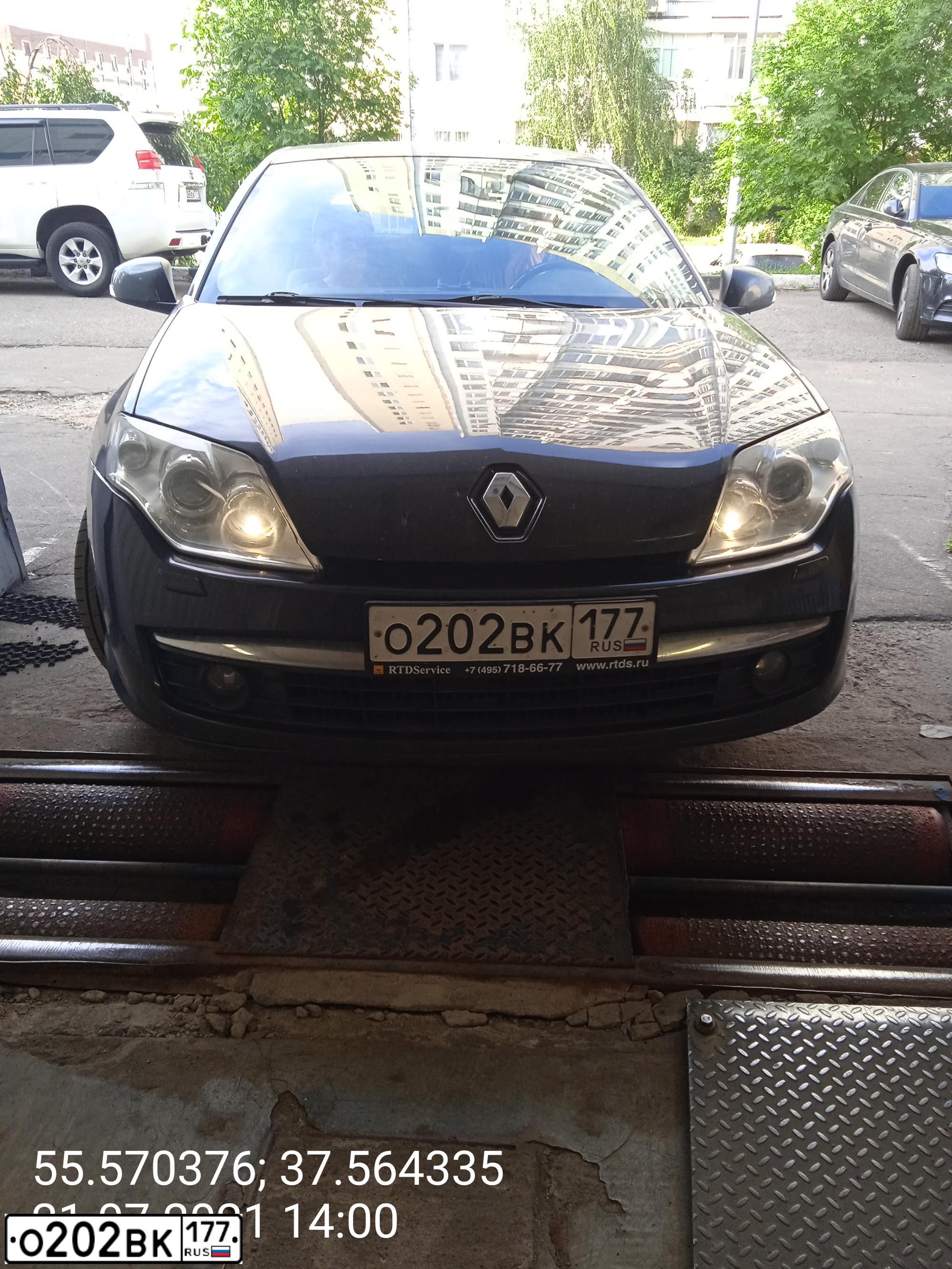 Фото автомобиля RENAULT LAGUNA, 2008 — госномер О202ВК177. Цвет: ЧЕРНЫЙ