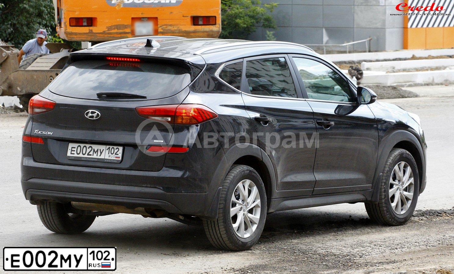 Фото автомобиля GAZ 2752 SOBOL, 2008 — госномер Е002МУ102. Цвет: СВЕТЛО-СЕРЫЙ