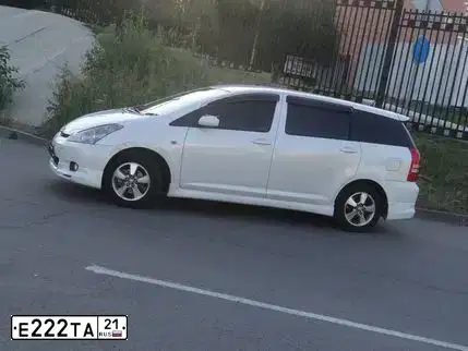 Фото автомобиля TOYOTA LANDCRUISER 200, 2015 — госномер Е222ТА21. Цвет: ЧЕРНЫЙ
