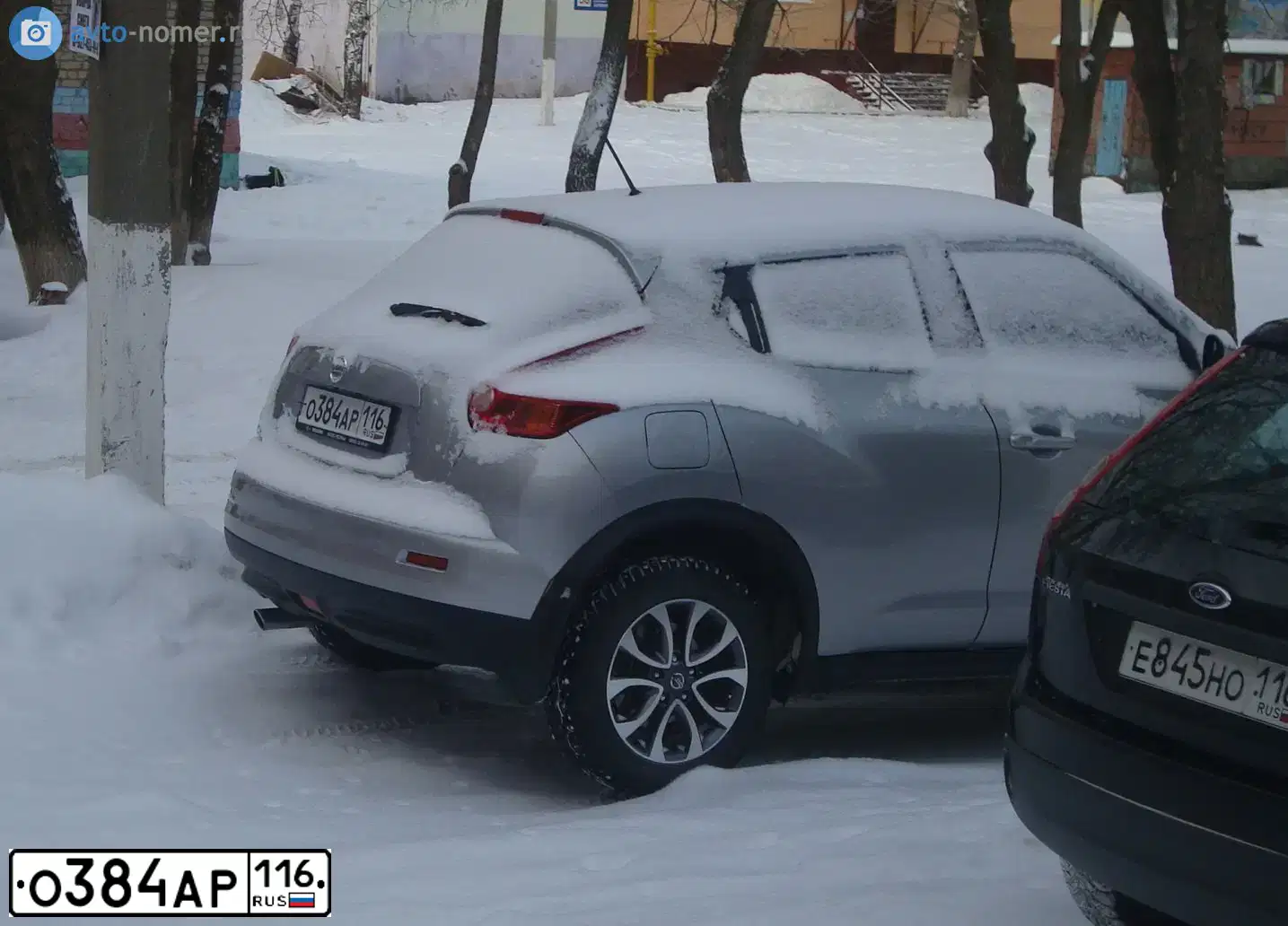 Фото автомобиля NISSAN JUKE, 2011 — госномер О384АР116. Цвет: СЕРЕБРИСТЫЙ