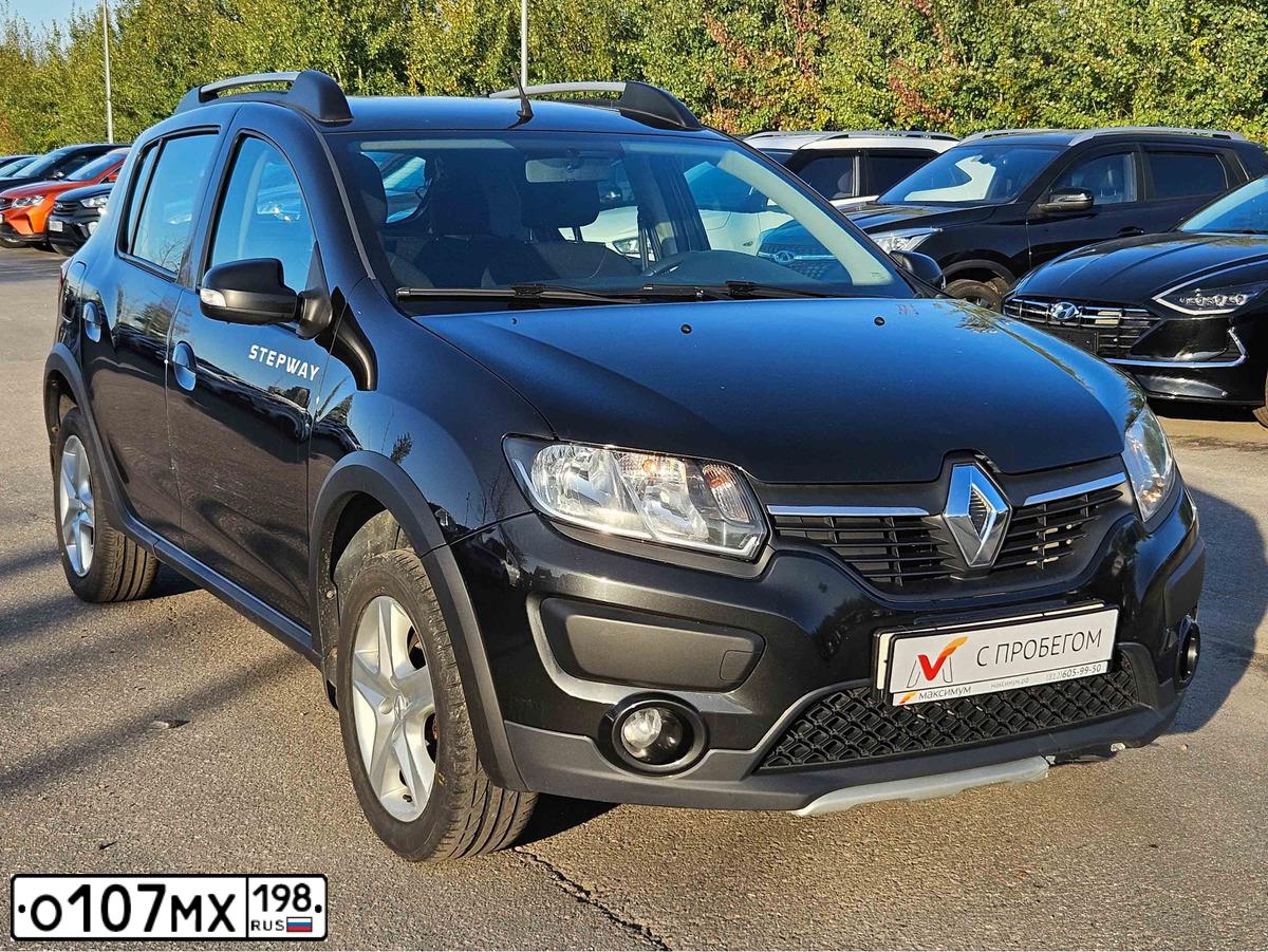 Фото автомобиля RENAULT SANDERO, 2016 — госномер С842РК198. Цвет: ЧЕРНЫЙ