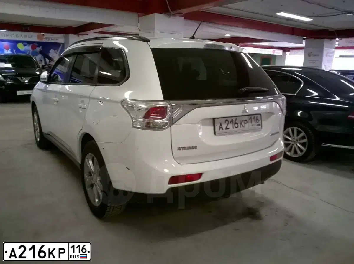 Фото автомобиля MITSUBISHI OUTLANDER, 2012 — госномер С056МР152. Цвет: БЕЛЫЙ