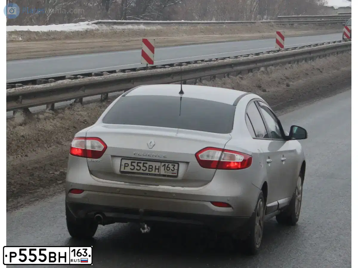 Фото автомобиля RENAULT FLUENCE, 2012 — госномер В748ВМ156. Цвет: СВЕТЛО-СЕРЫЙ