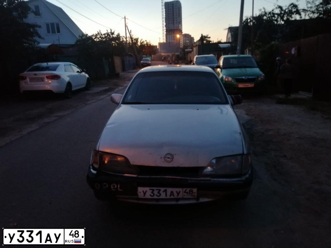 Фото автомобиля OPEL БЕЗ МОДЕЛИ, 1992 — госномер У331АУ48. Цвет: Белый