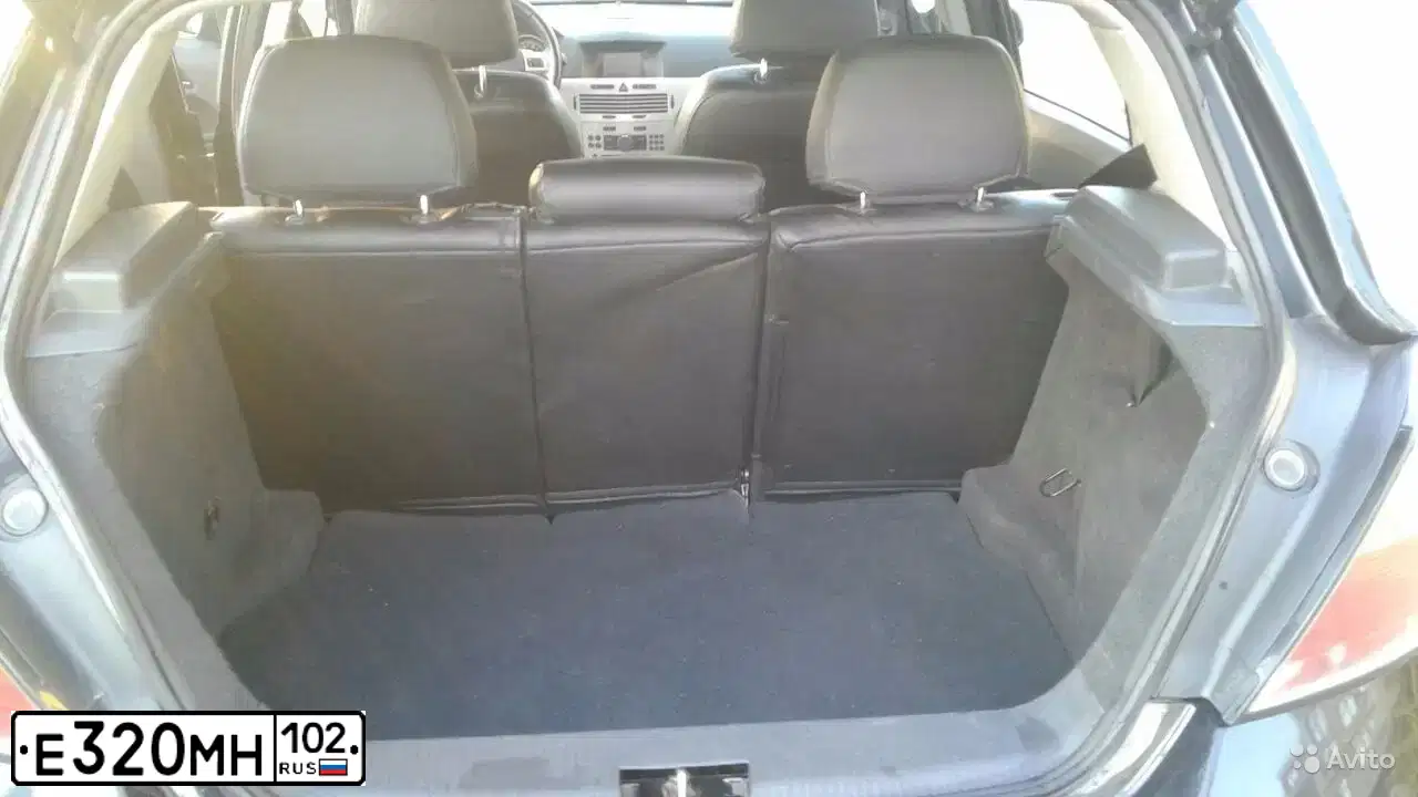 Фото автомобиля OPEL ASTRA, 2007 — госномер Е320МН102. Цвет: ЧЕРНЫЙ