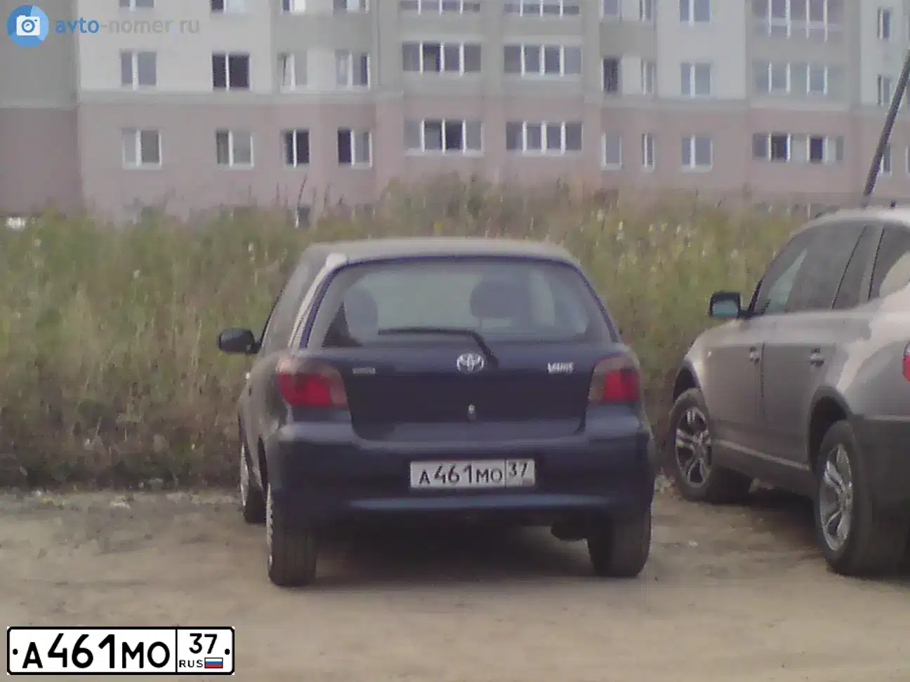 Фото автомобиля TOYOTA YARIS, 2000 — госномер А461МО37. Цвет: синий