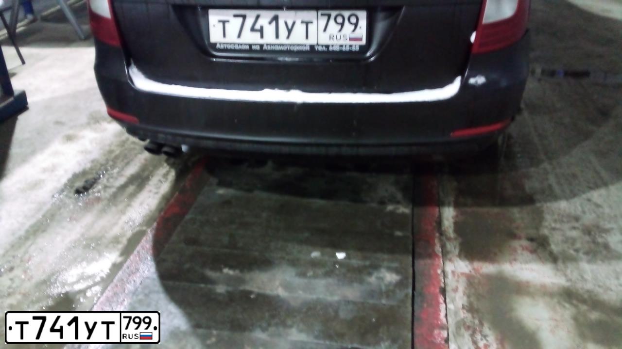 Фото автомобиля SKODA SUPERB, 2012 — госномер К383СН197. Цвет: Коричневый