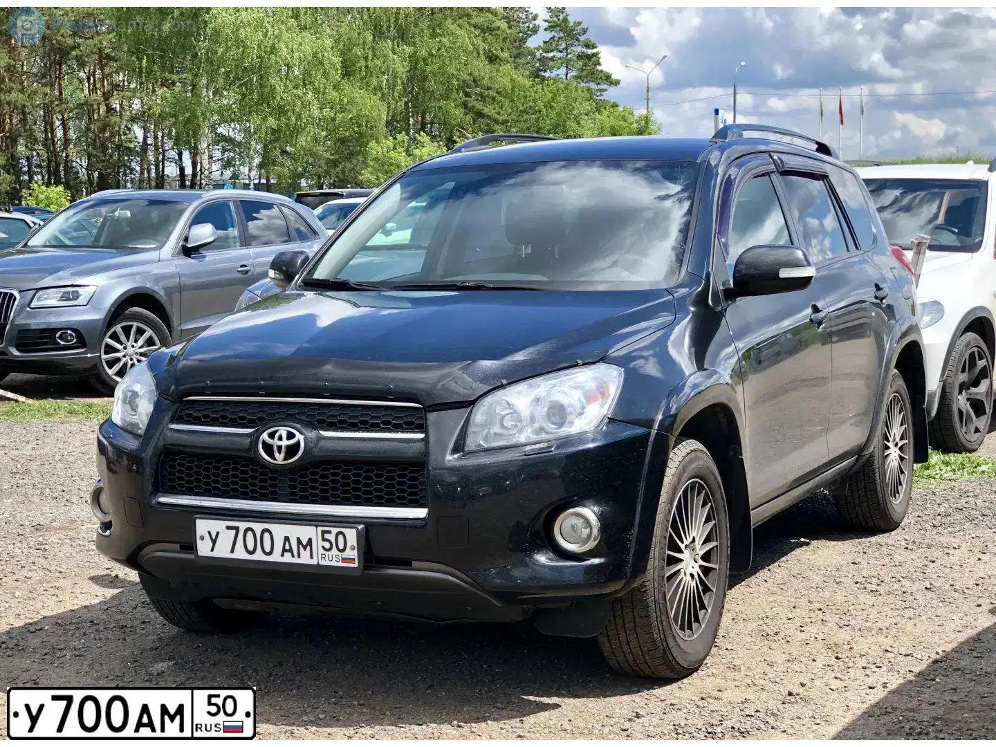 Фото автомобиля TOYOTA RAV4, 2010 — госномер У700АМ50. Цвет: ЧЕРНЫЙ