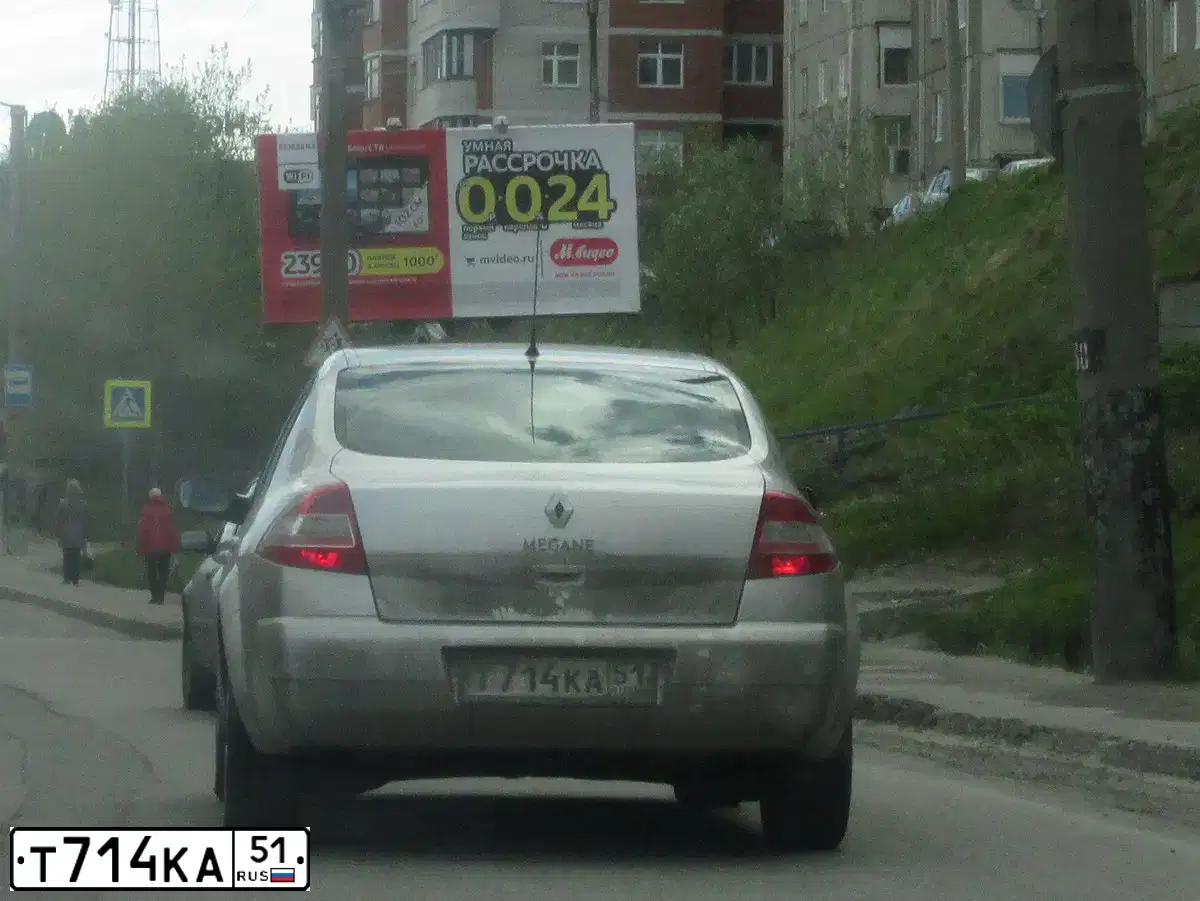 Фото автомобиля RENAULT MEGANE, 2008 — госномер Т714КА51. Цвет: Светло-Серо-Голубой