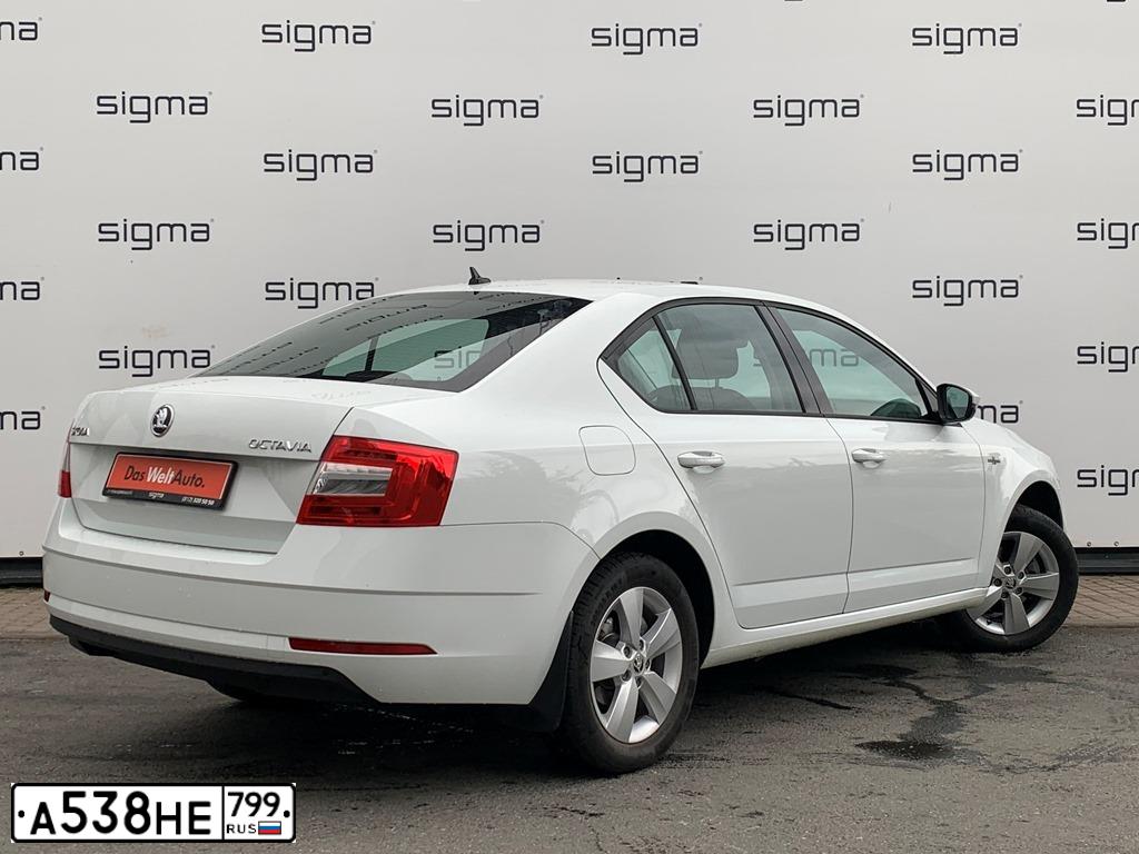 Фото автомобиля SKODA OCTAVIA, 2018 — госномер М896АН198. Цвет: Белый