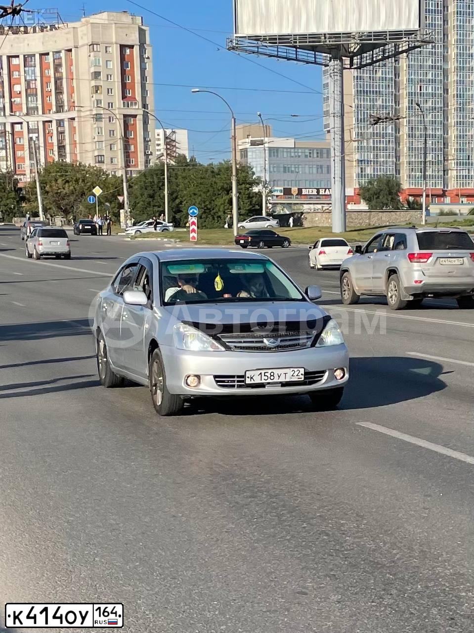 Фото автомобиля TOYOTA CAMRY, 2015 — госномер К414ОУ164. Цвет: Серый