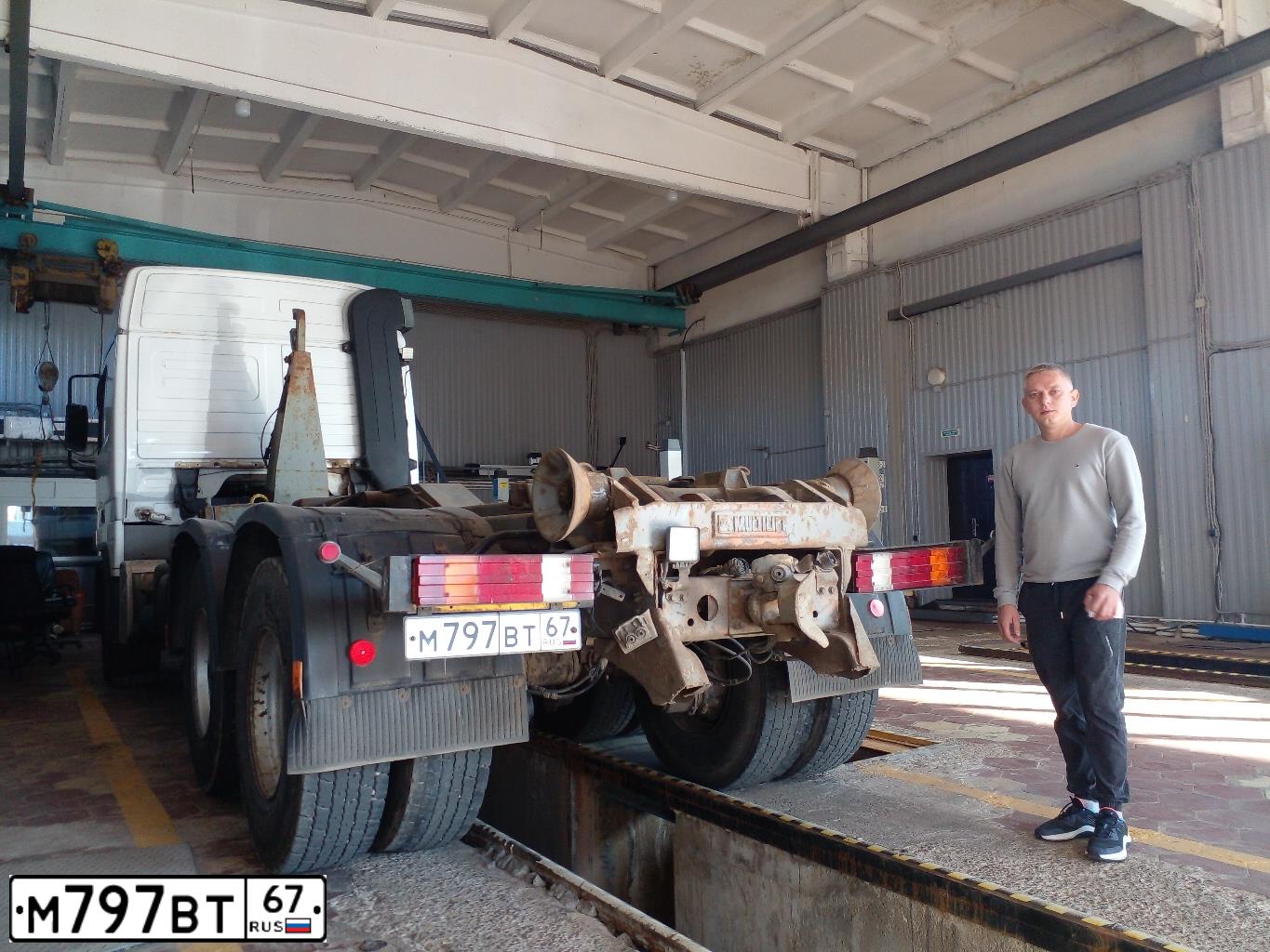 Фото автомобиля MERCEDES ACTROS, 2002 — госномер М797ВТ67. Цвет: Белый