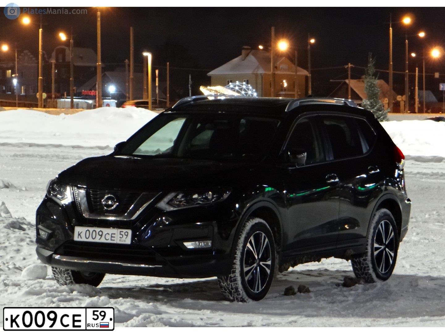 Фото автомобиля NISSAN X-TRAIL, 2021 — госномер С375УХ790. Цвет: ЧЕРНЫЙ