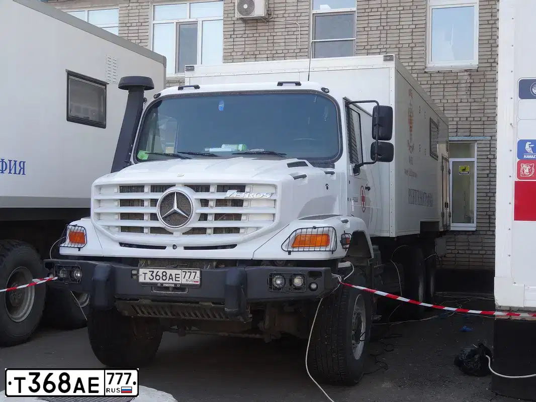 Фото автомобиля MERCEDES ZETROS, 2013 — госномер Т368АЕ777. Цвет: БЕЛЫЙ