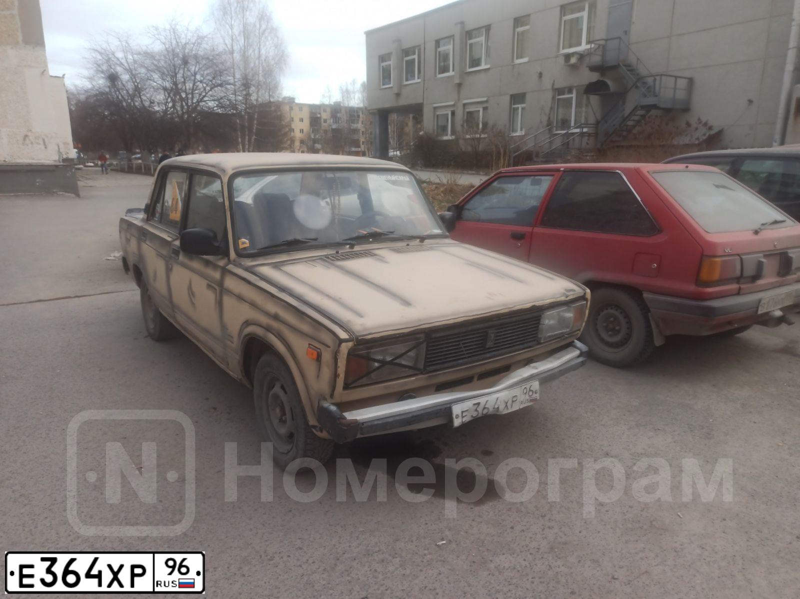 Фото автомобиля LADA 2105, 1996 — госномер Е364ХР96. Цвет: ЖЕЛТЫЙ
