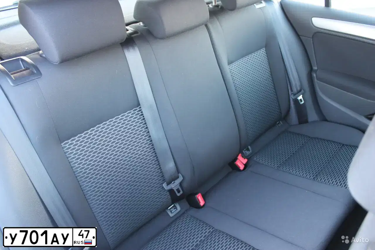 Фото автомобиля VOLKSWAGEN JETTA, 2010 — госномер С601ОУ39. Цвет: Серебристый
