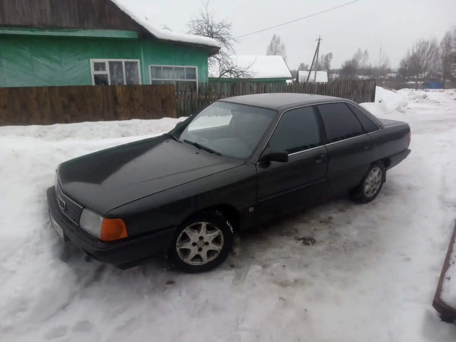 Фото автомобиля AUDI 100, 1988 — госномер К656ЕС60. Цвет: БЕЛЫЙ СЕРЫЙ