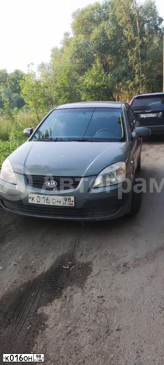 Фото автомобиля KIA RIO, 2006 — госномер К016ОН98. Цвет: ТЕМНО-СЕРЫЙ