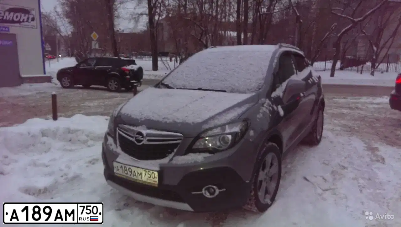 Фото автомобиля OPEL MOKKA, 2014 — госномер А189АМ750. Цвет: Серый