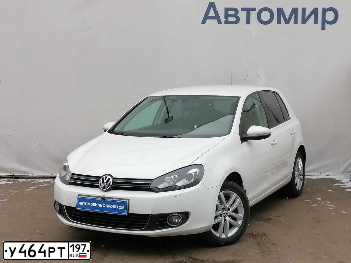 Фото автомобиля VOLKSWAGEN GOLF, 2010 — госномер У139АЕ550. Цвет: Белый
