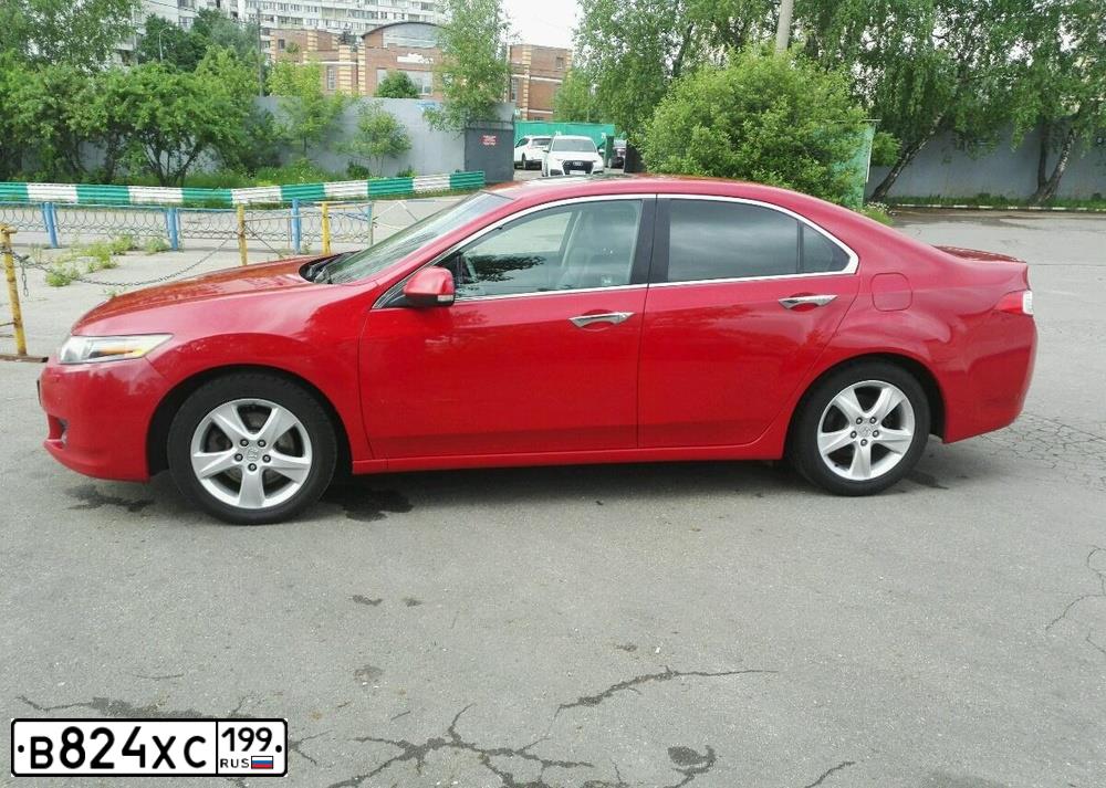 Фото автомобиля HONDA ACCORD, 2008 — госномер В824ХС199. Цвет: КРАСНЫЙ