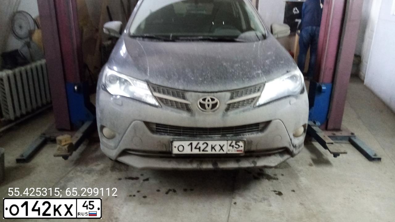 Фото автомобиля TOYOTA RAV4, 2014 — госномер О142КХ45. Цвет: ЧЕРНЫЙ