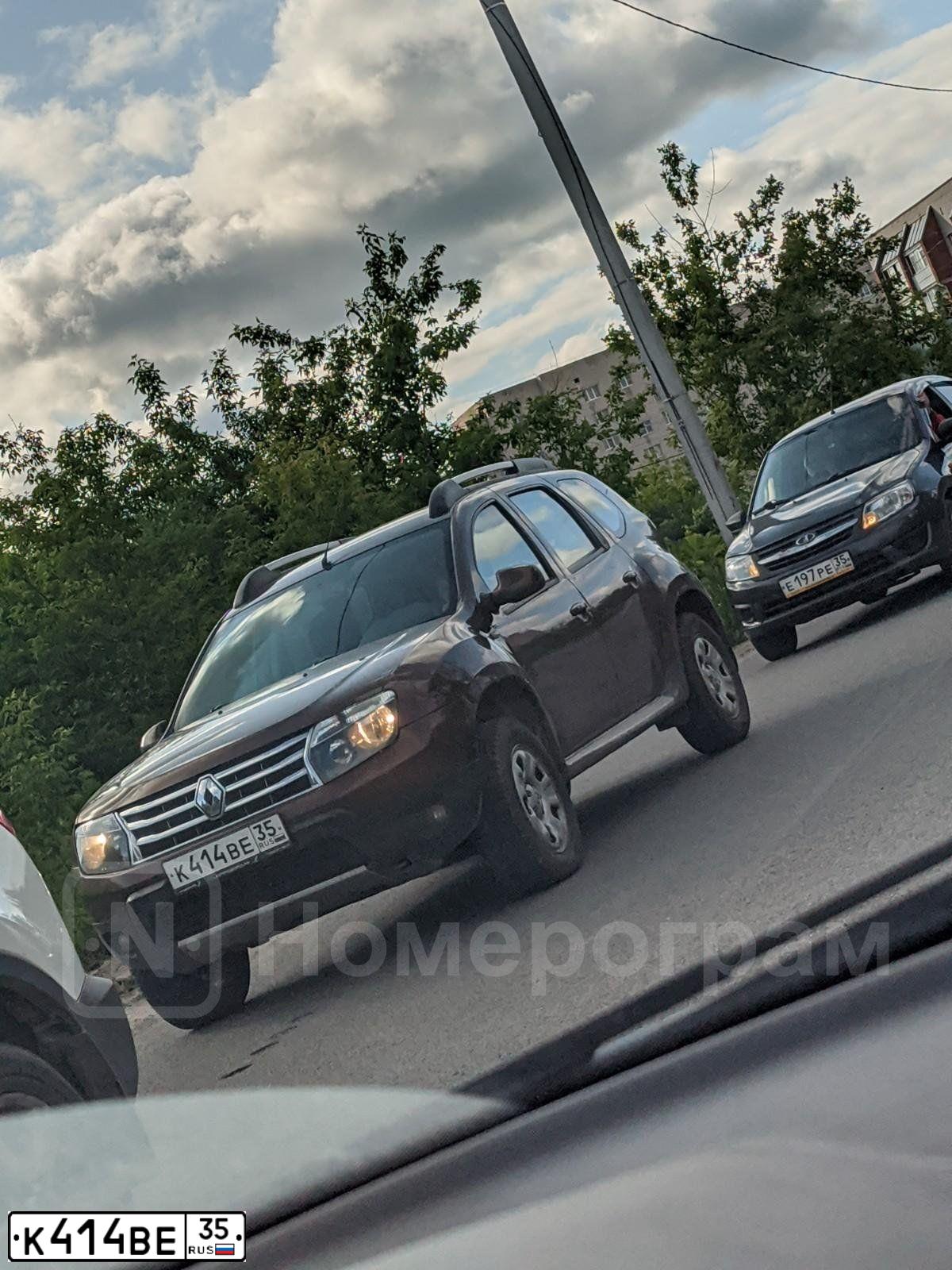 Фото автомобиля RENAULT LOGAN SR, 2008 — госномер М270ХЕ35