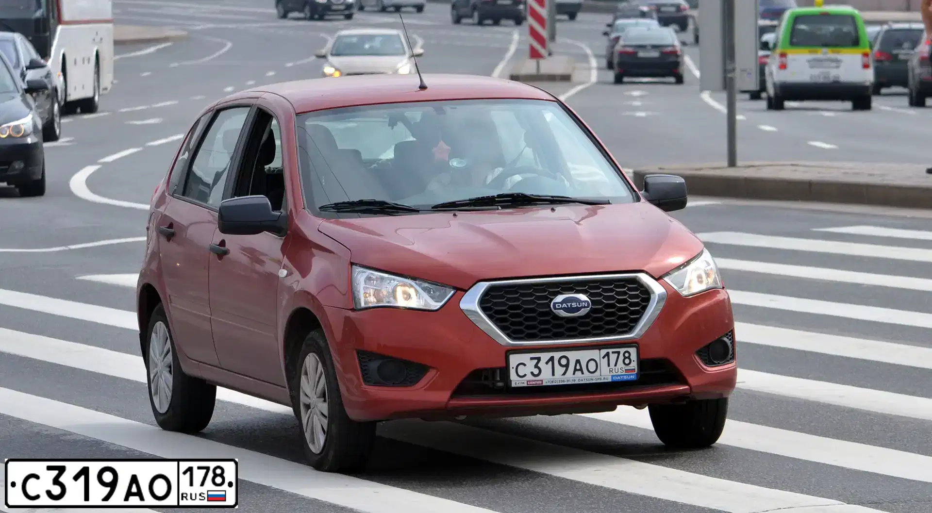 Фото автомобиля DATSUN MI-DO, 2015 — госномер А562УМ147. Цвет: Оранжевый