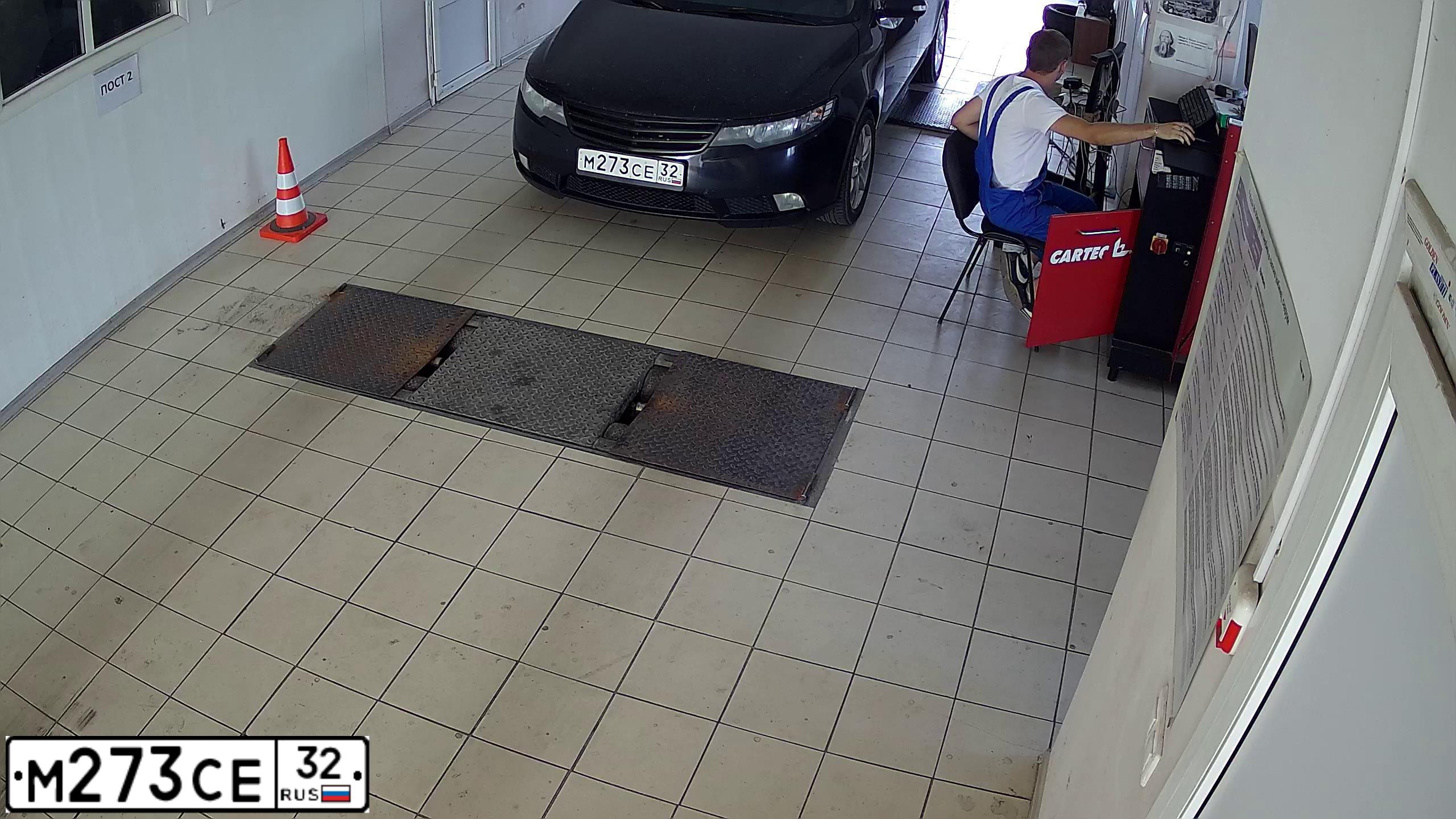 Фото автомобиля KIA CERATO, 2010 — госномер М273СЕ32. Цвет: ЧЕРНЫЙ
