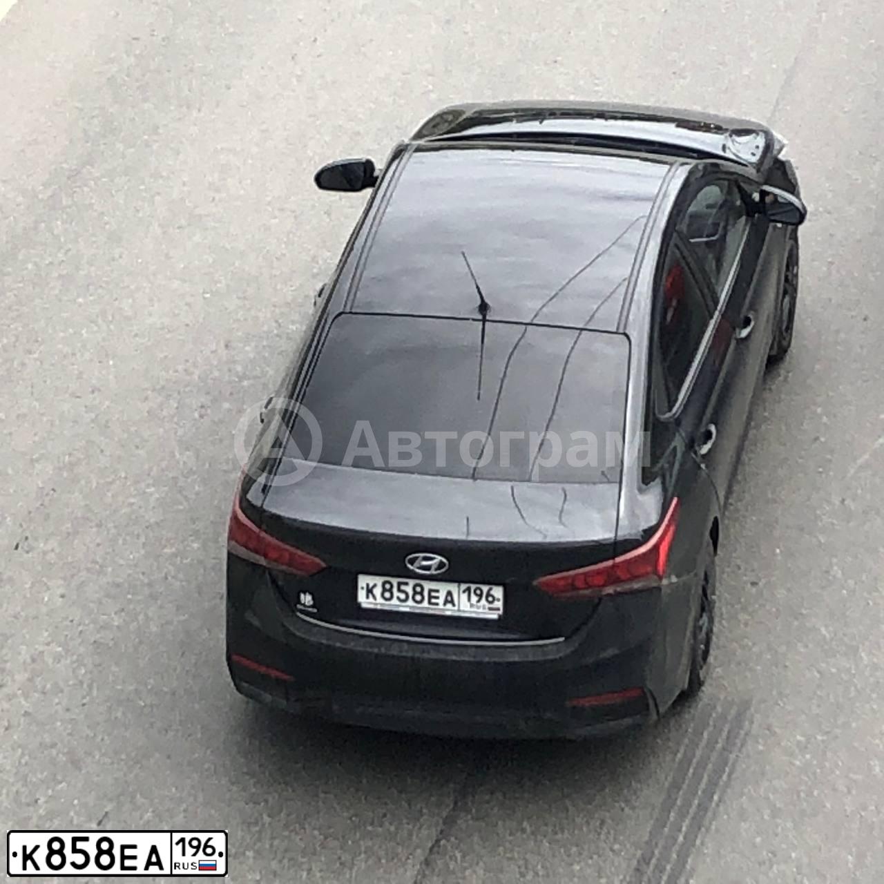 Фото автомобиля HYUNDAI SOLARIS, 2018 — госномер К858ЕА196. Цвет: ЧЕРНЫЙ