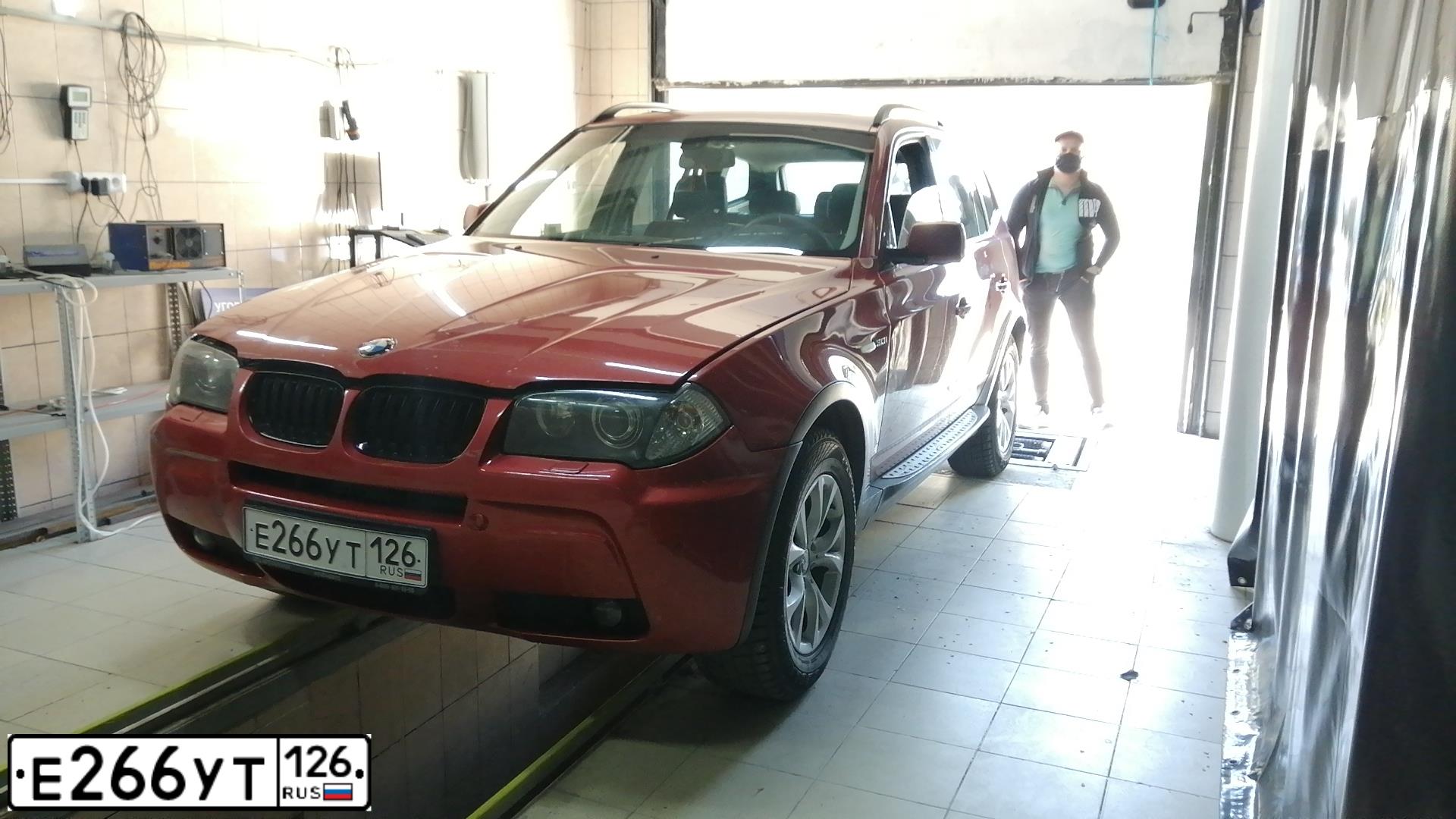 Фото автомобиля BMW X3, 2006 — госномер К030СР123. Цвет: Красный