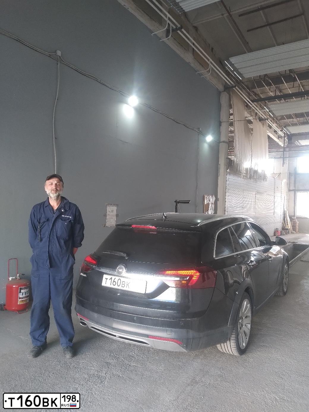 Фото автомобиля OPEL INSIGNIA, 2014 — госномер Т160ВК198. Цвет: ЧЕРНЫЙ