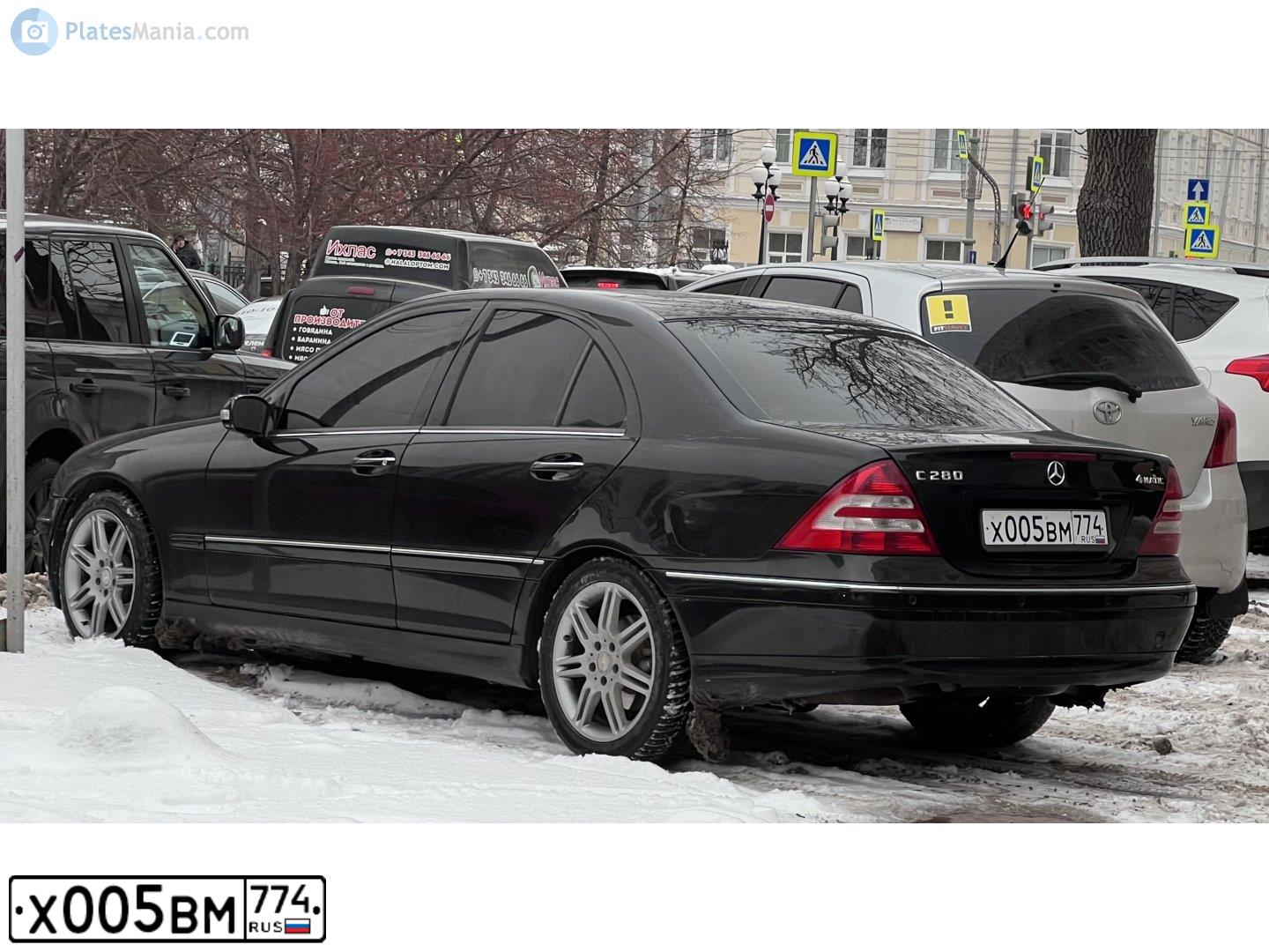 Фото автомобиля MERCEDES C-KLASSE, 2006 — госномер Р026ХА774. Цвет: ЧЕРНЫЙ
